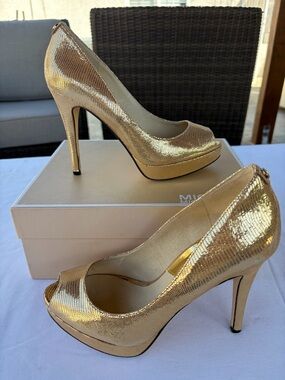 Michael Kors York Platform Gold Metalic, Size 8
